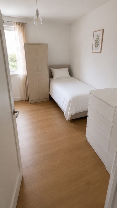 Spacious Double sized room for single occupancy  Main Photo