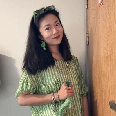 Professional Female seeks a single or double room Main Photo