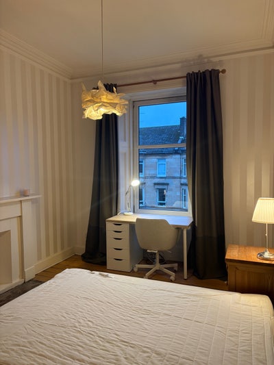 Double room for rent in prime West End location  Main Photo