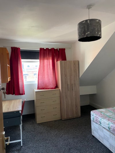 Room Tenancy Takeover - Hyde Park Main Photo
