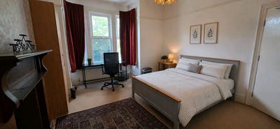Large Double Room  Main Photo