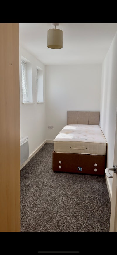 Single room available  Main Photo