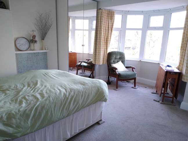 Good sized Double Ensuite Room in a Relaxed Home Main Photo