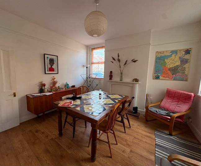 Large end of terrace house with three bedrooms. Main Photo