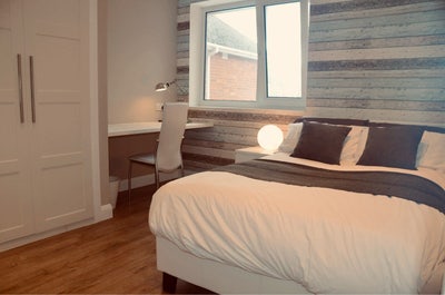 Double Bedroom Modern House - Bills Included Main Photo