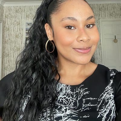 Professional Female seeks a double room Main Photo