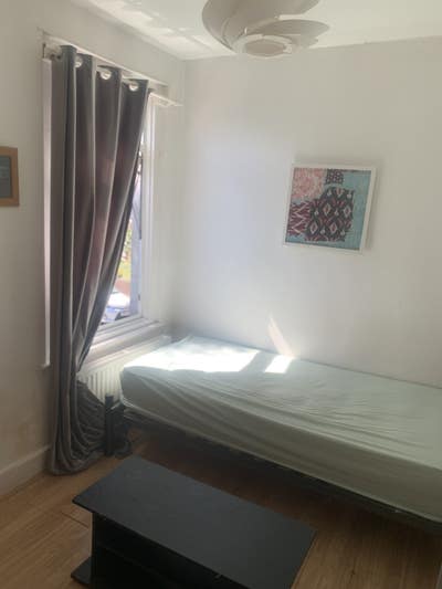 Room to rent newly refurbished all bills included  Main Photo