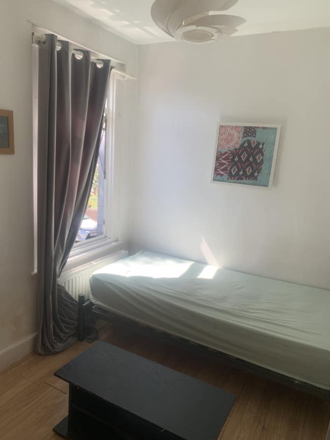 Room to rent newly refurbished all bills included  Main Photo
