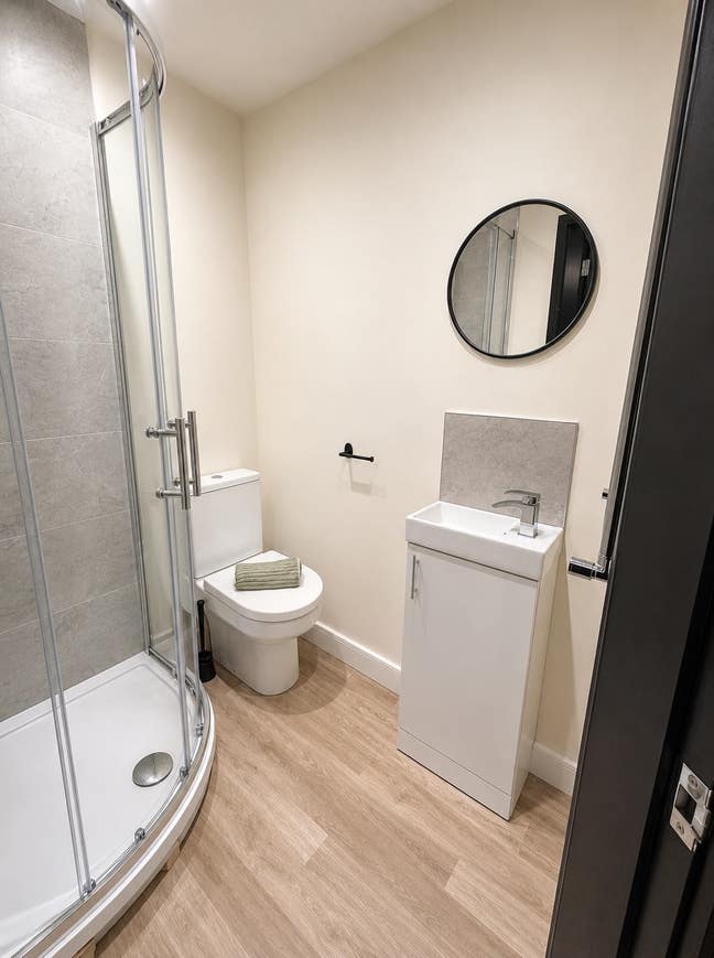 Brand new 7-bed HMO (Studios/Ensuites)  Main Photo