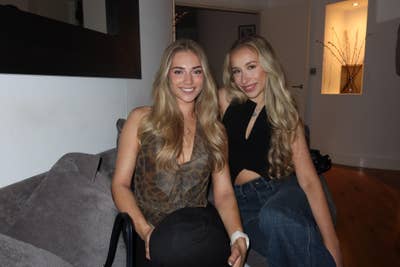 2 professional females looking for a flat! Main Photo