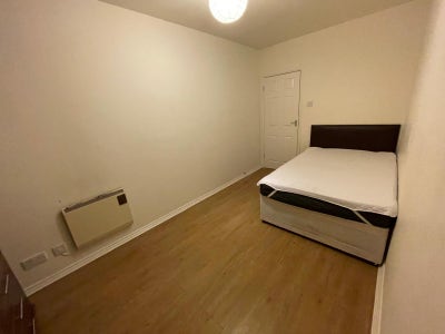 ✨ 3-Bed Flatshare in Whitechapel | July  Main Photo