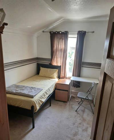 Nice and tidy single room for rent Main Photo
