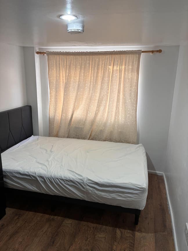 New Refurbished Ensuite Main Photo