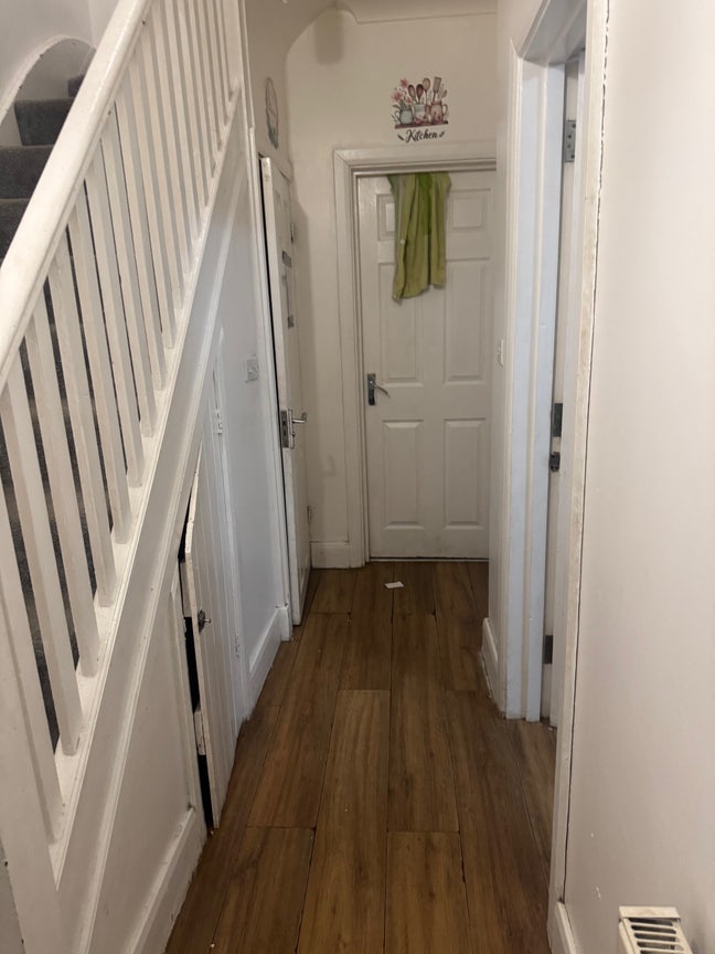 Double Room for couples or two females Main Photo