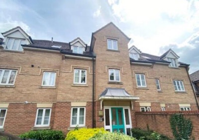 Double Room Available – Walking Distance to Town C Main Photo