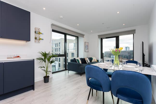 Luxury Ensuite Bedroom Next to the River in Putney Main Photo