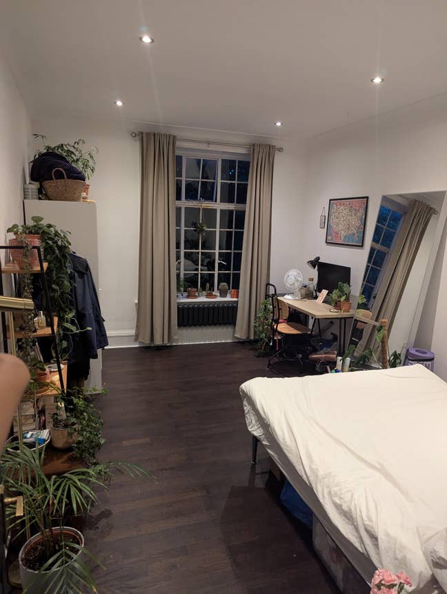 Big Double Room in Spacious Sunny Flat! Main Photo