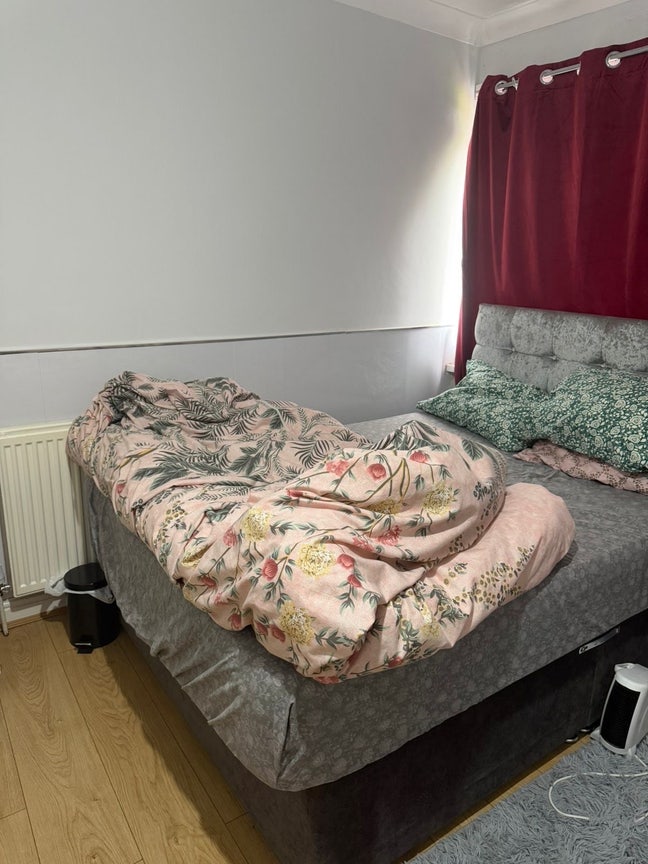 Fully Furnished Room Available for Rent Main Photo