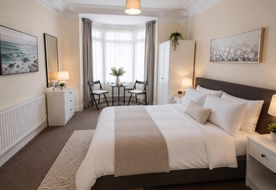 Newly Reurbished- Recieve &pound;100 Off 1st Months Rent Main Photo