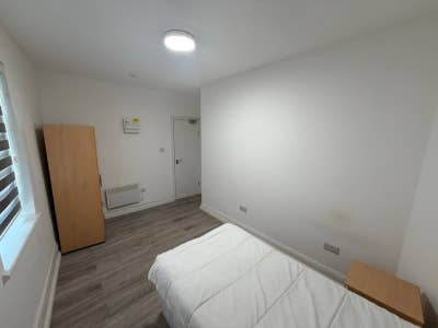 DSS - Double Room Available in New Cross SE14 Main Photo