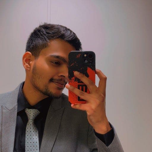 Professional Male seeks a single or double room Main Photo