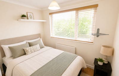 Lovely Large Double Room Main Photo