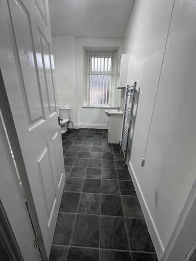 Superb Room with Shared living Main Photo