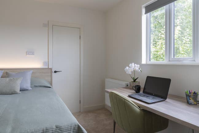 Ensuite Room in Brand New Property! Main Photo
