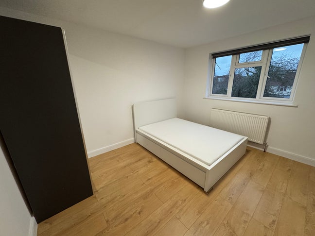 STUNNING Professional En-suite Room |All Bills Inc Main Photo