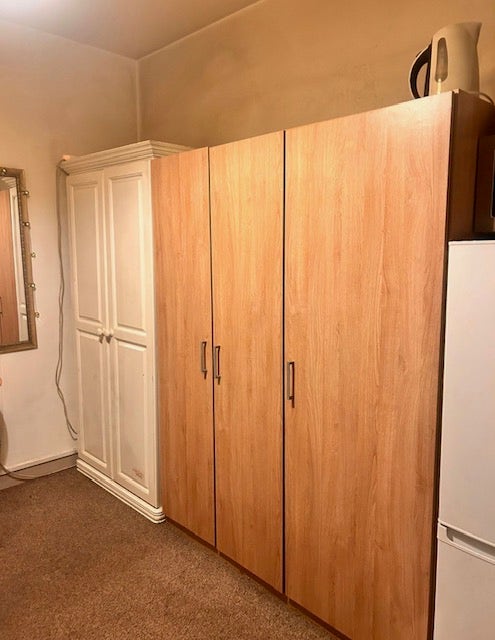 Bright Double Room – Bills Included SE5 Main Photo