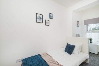 Amazing En Suite Room Available in Bromley Main Photo