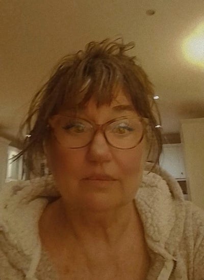 62 year old Female seeks a double room Main Photo