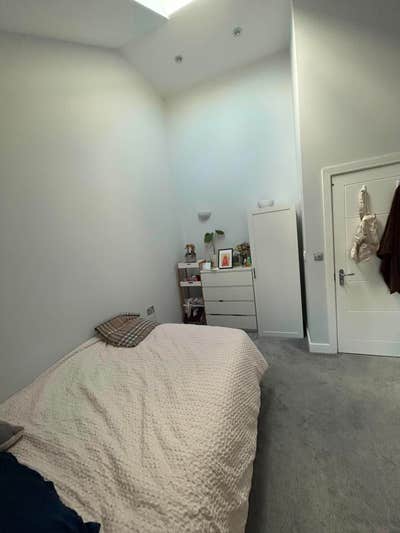 Lovely room in South West London - Colliers Wood Main Photo