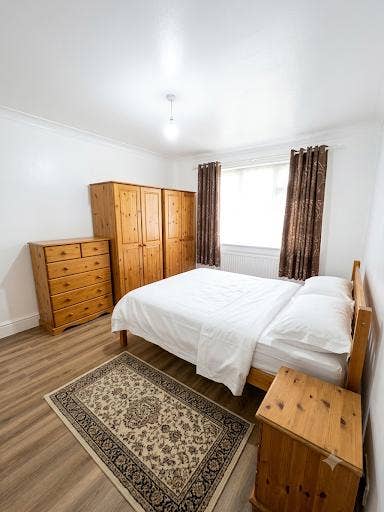 7-Bedroom Furnished House with Garden Main Photo