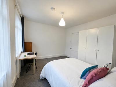 Rooms in Victorian House w/ Garden – SE8 Main Photo