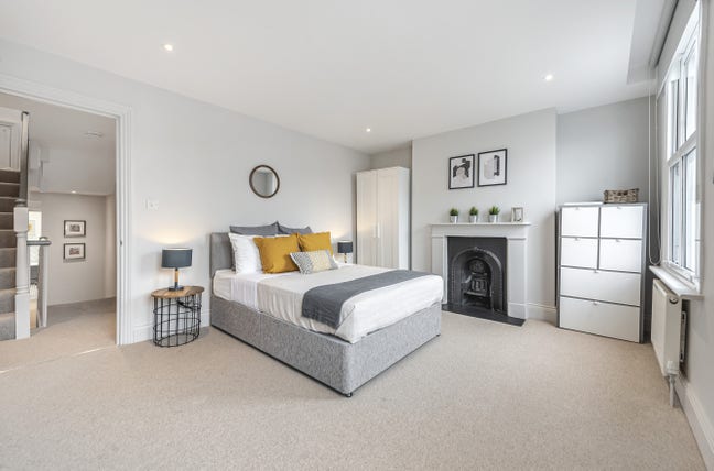 Huge Room between Clapham North and Brixton Main Photo