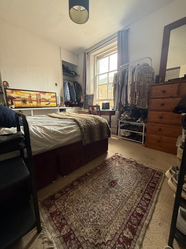 Large, Bright Double Room Near Elephant & Castle Main Photo