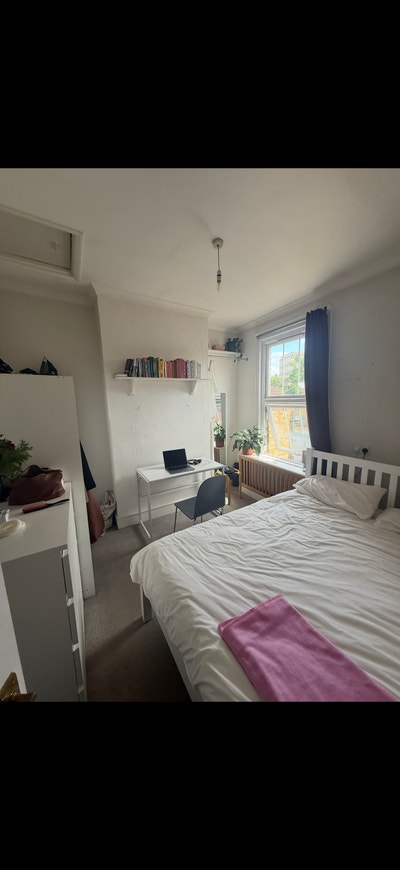 Bright Double Garden Room | Victoria Park Sublet Main Photo
