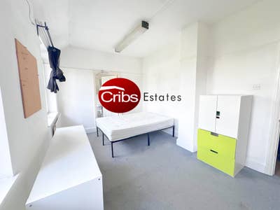 Spacious Double En-Suite Room | Couples Welcome  Main Photo