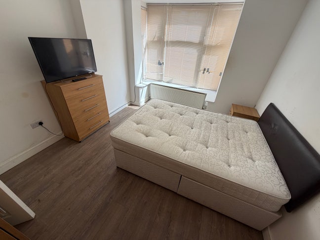 Watford Double Rooms Available  Main Photo