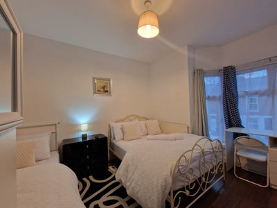 3x Double Rooms in a Cosy House, Coventry, CV1 Main Photo
