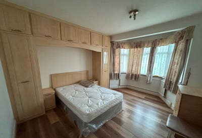 Spacious Double Room in Redbridge – Fully Furnishe Main Photo