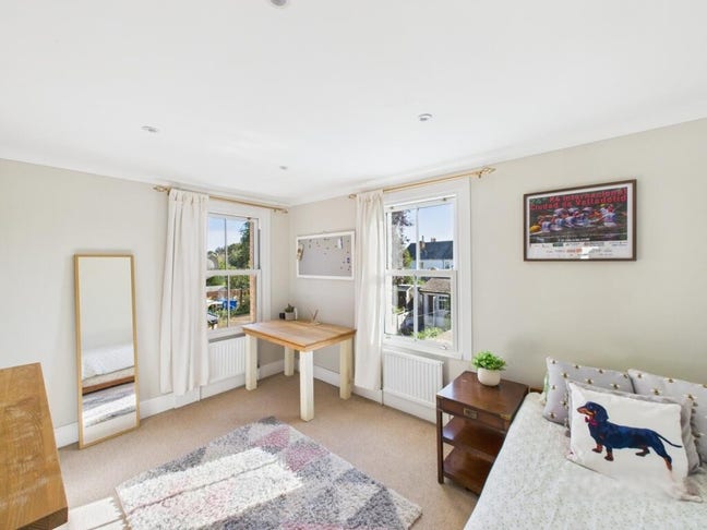 Room available in Chertsey Main Photo