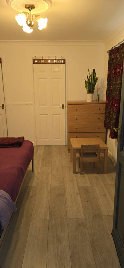 Double En suite room to rent  (Feltham) -   Main Photo