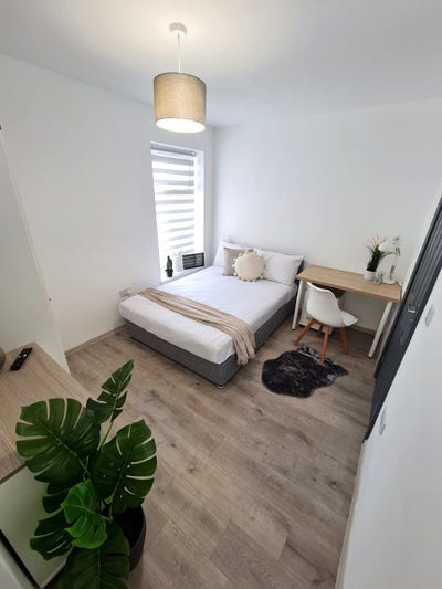 Double bed in Ferry Road, Scunthorpe, DN15  Main Photo