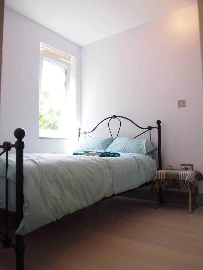 Stunning Room in Zone 1/2 - Bill inculding Main Photo