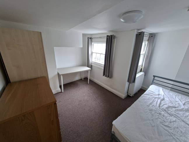 Double Room in Town Center - All Bills Included Main Photo