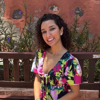 Professional Female seeks a single or double room Main Photo