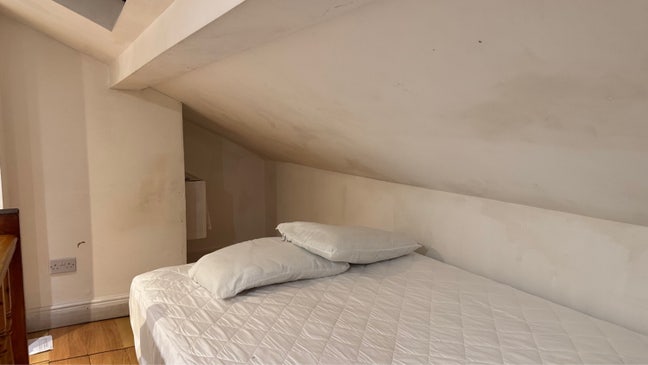 En-Suite Room in Central London Female Only Main Photo