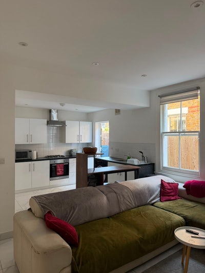 Sunny Double Room in Clapham South Main Photo